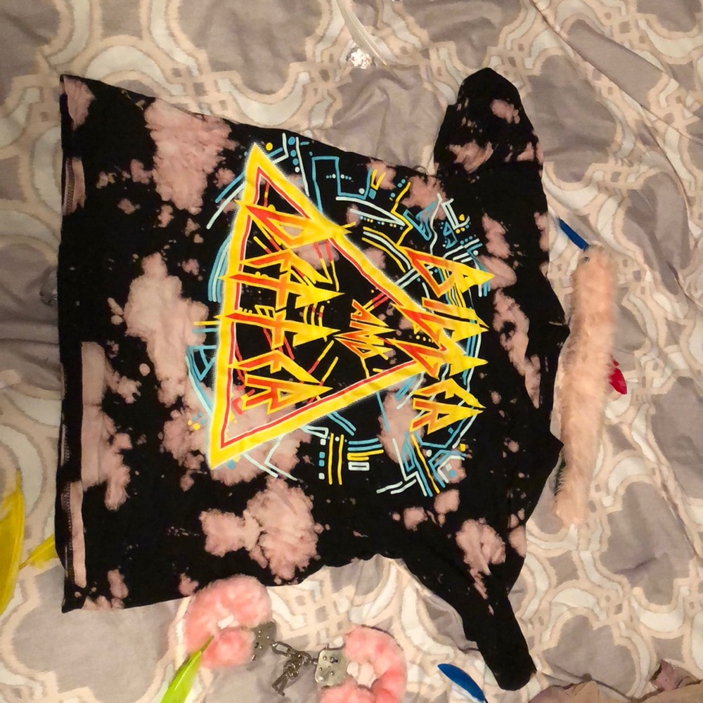 Rock It Out Tee